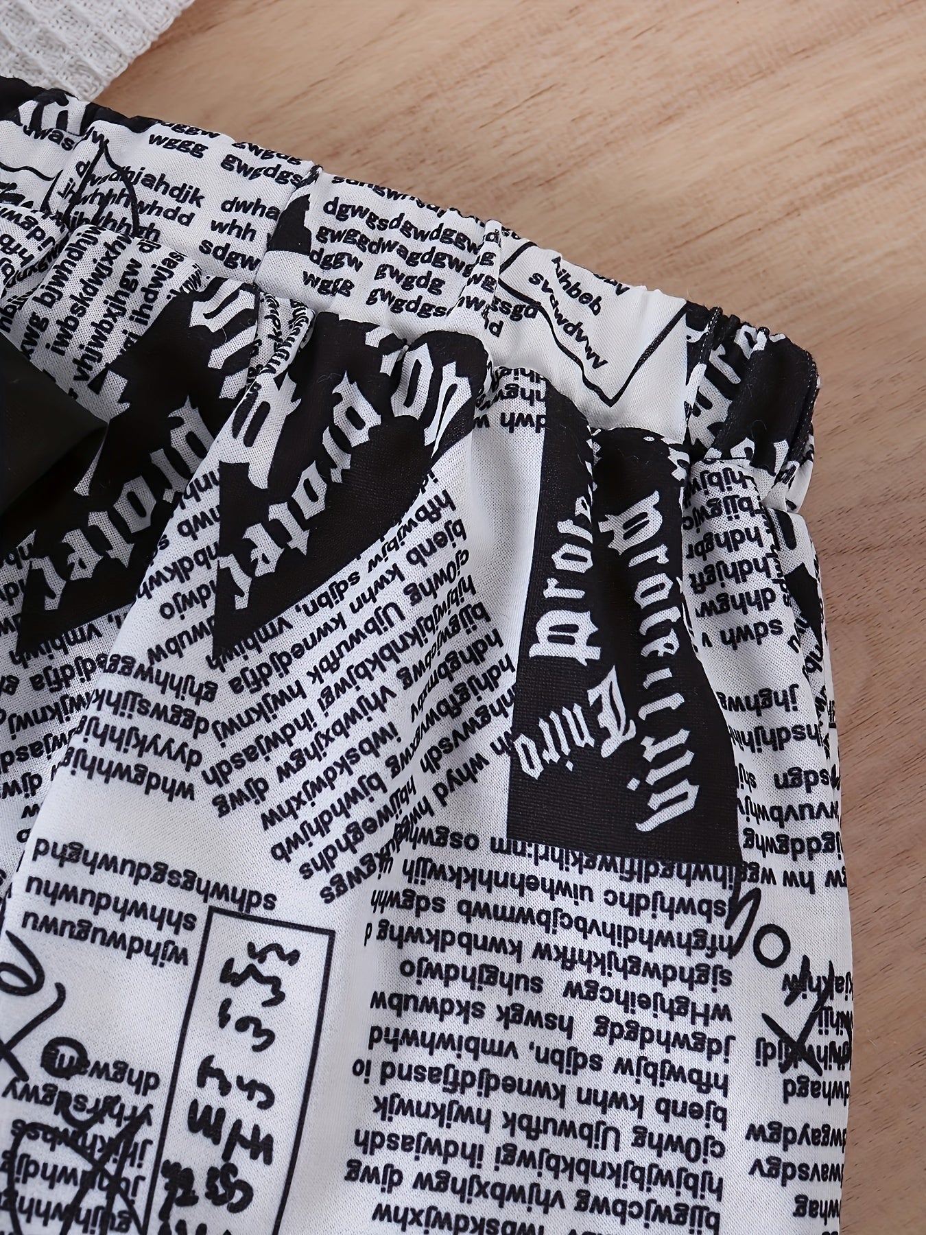 2pcs Boy's Trendy Outfit, Earphone Print Sweatshirt & Newspaper Pattern Sweatpants Set, Casual Long Sleeve Top, Kid's Clothes