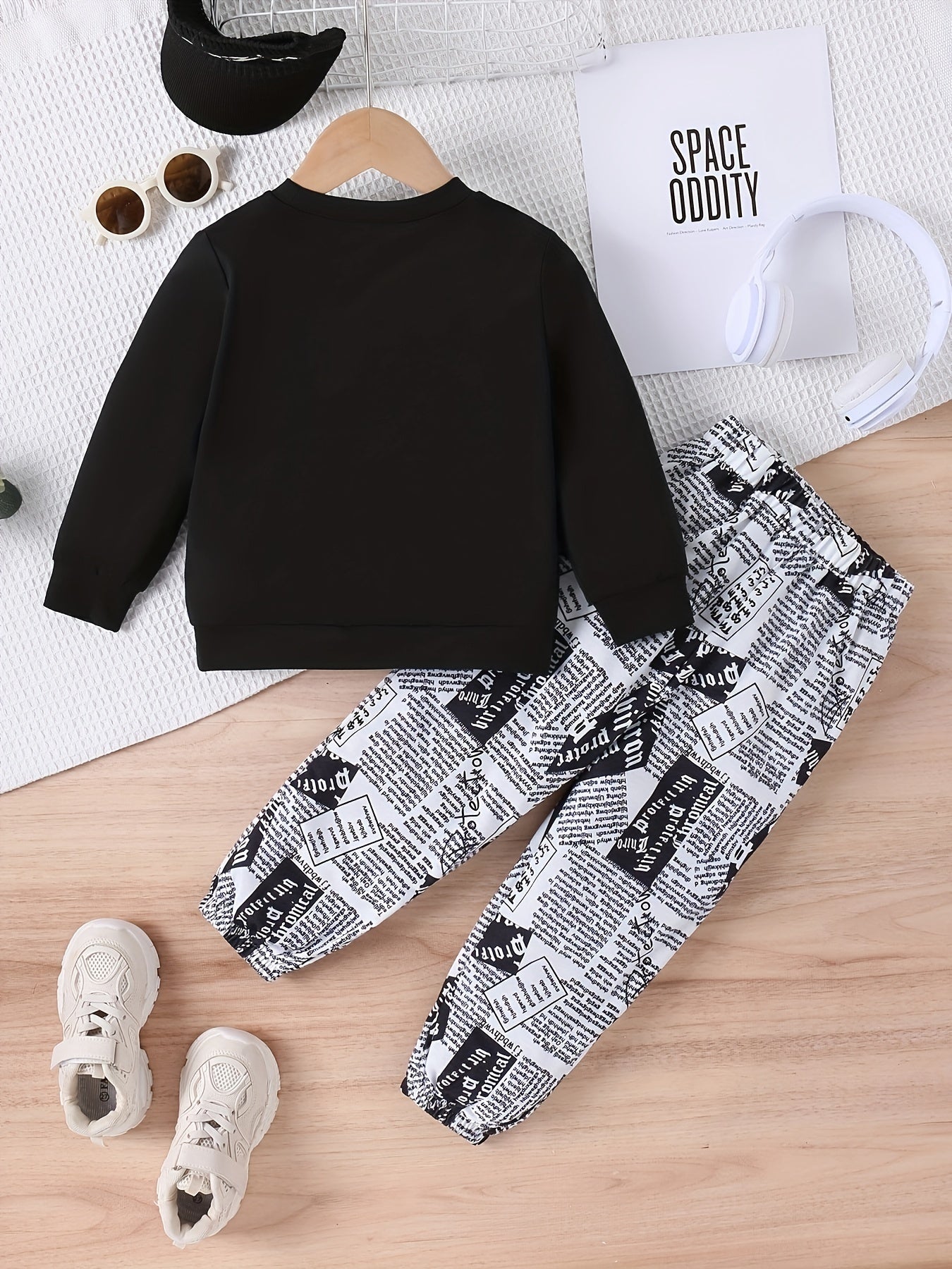 2pcs Boy's Trendy Outfit, Earphone Print Sweatshirt & Newspaper Pattern Sweatpants Set, Casual Long Sleeve Top, Kid's Clothes